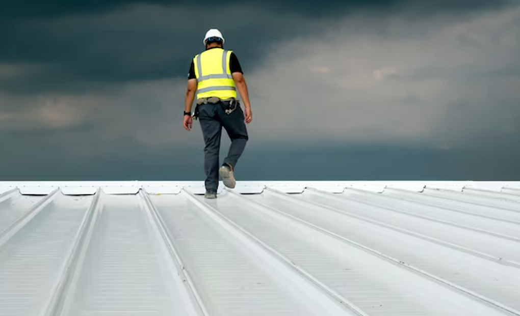 Roof inspection of a metal roof